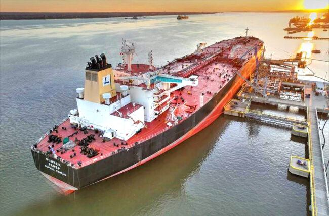 Runner Nereus Shipping